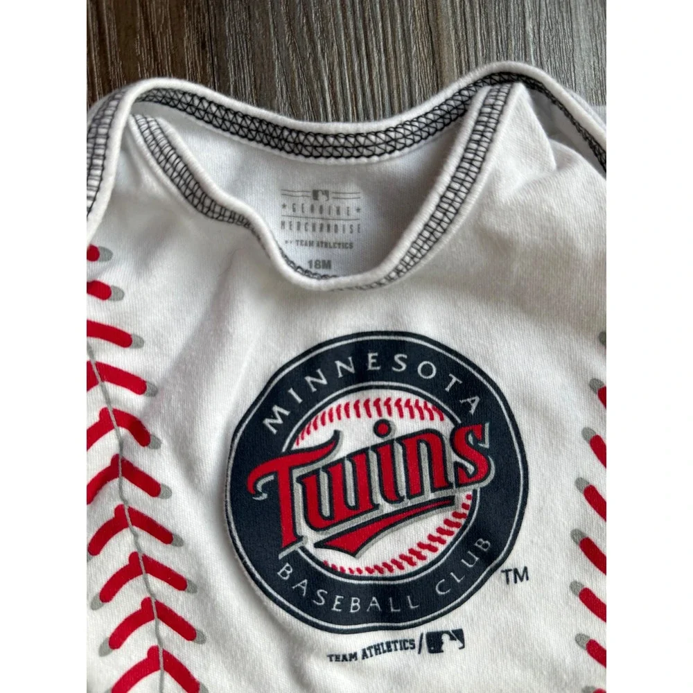 Minnesota Twins MLB Baby Bodysuit White‎ Baseball Stitch Team Athletics 18M